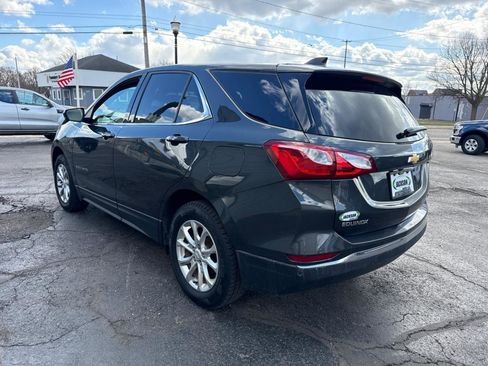 Used 2020 Chevrolet Equinox LT w/ Driver Convenience Package image 3