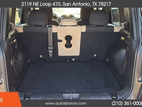 Used 2016 Jeep Renegade Latitude FWD image 17