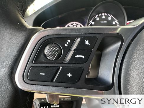 Used 2021 Porsche Cayenne Coupe AWD/4WD image 16