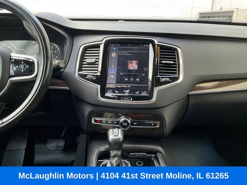 Used 2017 Volvo XC90 T6 Momentum image 4