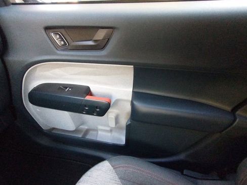 Used 2023 Ford Maverick XLT image 57