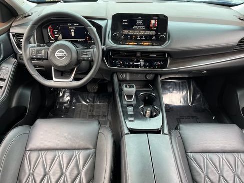 Used 2021 Nissan Rogue Platinum FWD image 17