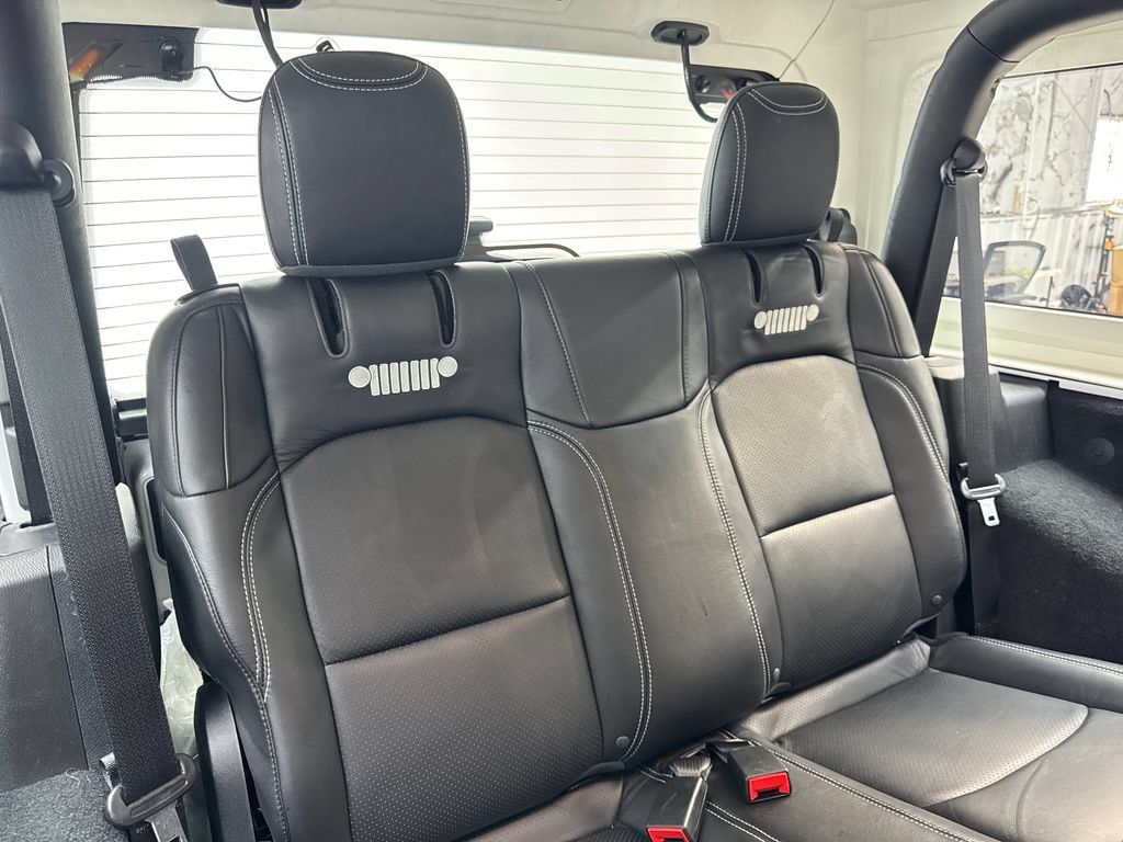 Used 2022 Jeep Wrangler Sport AWD/4WD image 36