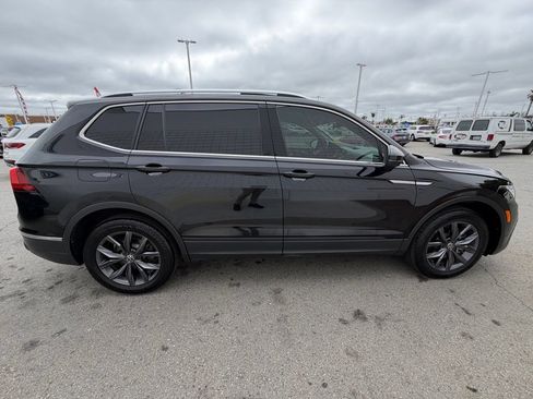 Used 2022 Volkswagen Tiguan SE FWD image 7