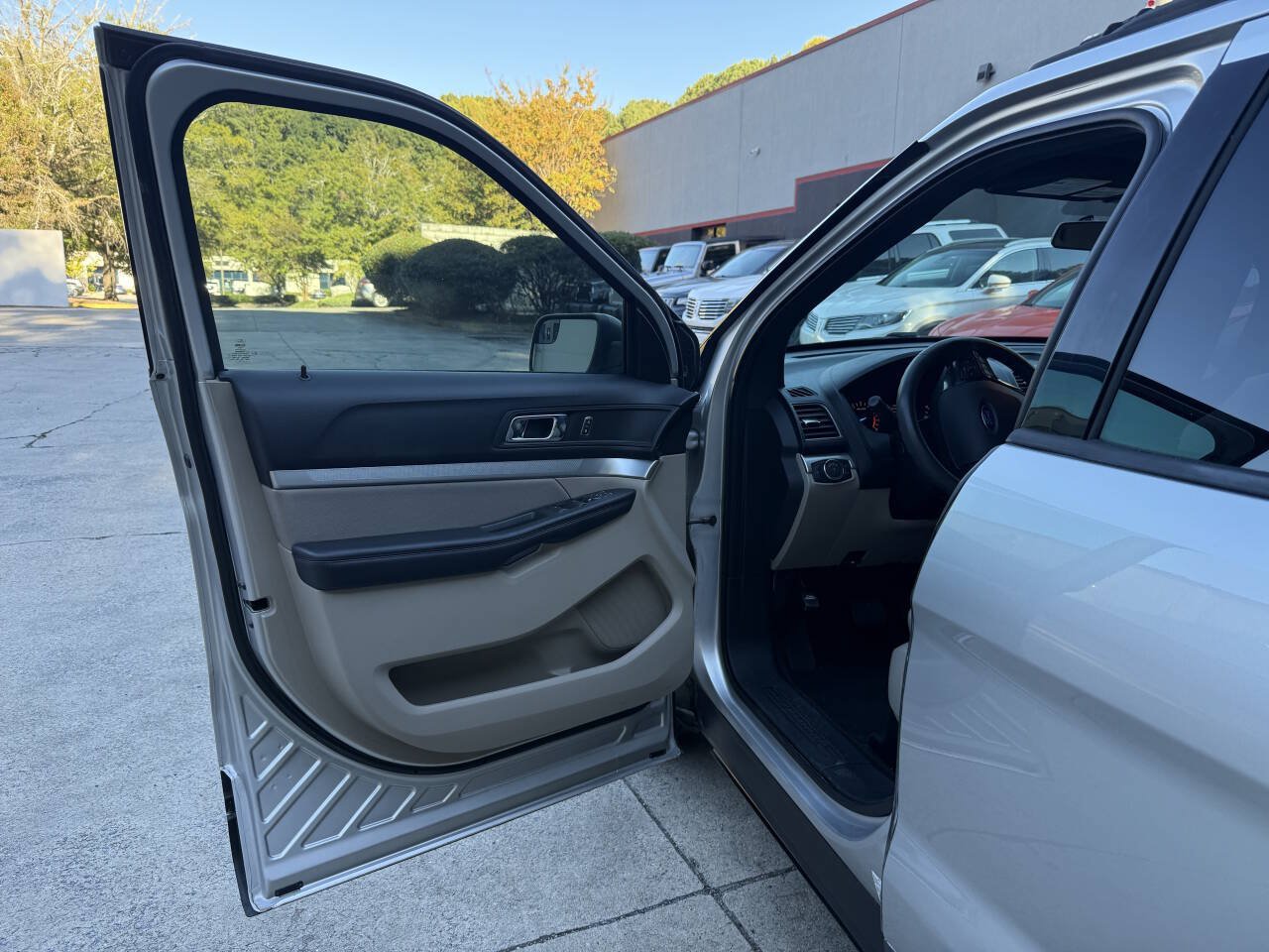 Used 2018 Ford Explorer FWD image 40