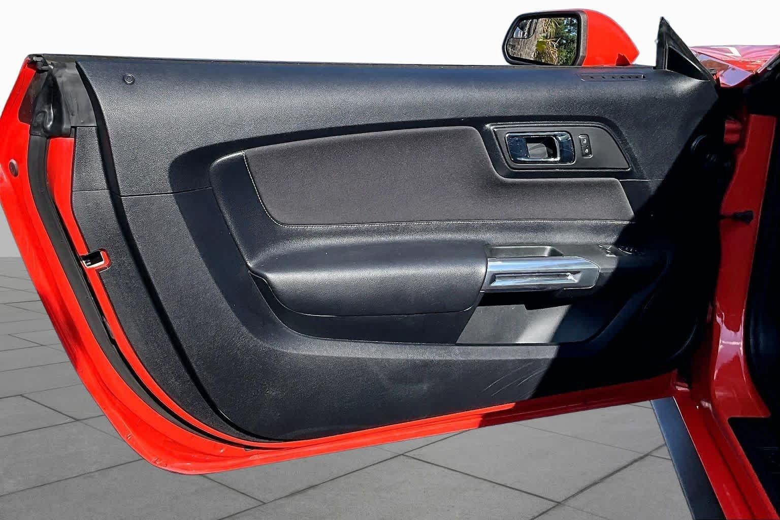 Used 2016 Ford Mustang Coupe w/ Equipment Group 051A RWD image 18