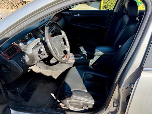Used 2008 Chevrolet Impala LT w/ Luxury Edition Package image 12