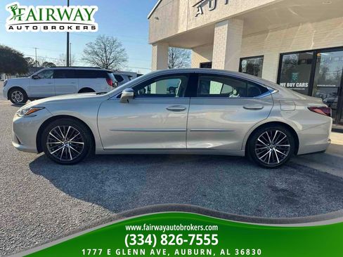 Used 2023 Lexus ES 350 w/ Premium Package image 9