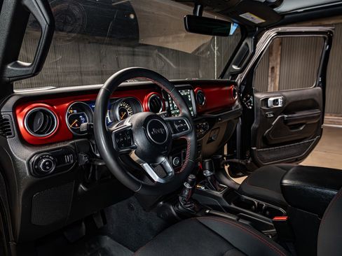 Used 2023 Jeep Gladiator Rubicon w/ LED Lighting Group AWD/4WD image 11