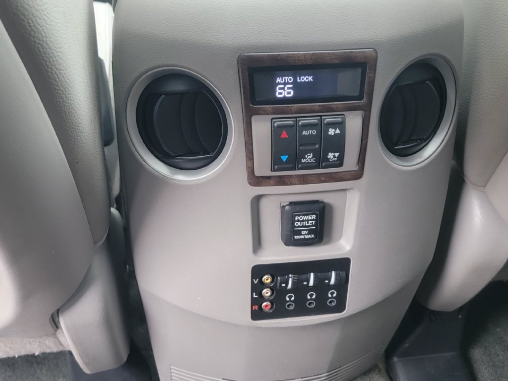 Used 2015 Honda Pilot Touring image 33