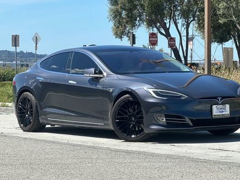 Used 2017 Tesla Model S 75 RWD image 1