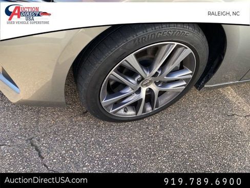 Used 2018 Lexus IS 300 image 33
