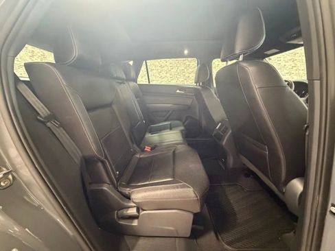 Used 2021 Volkswagen Atlas Cross Sport SE w/ Panoramic Sunroof Package FWD image 10