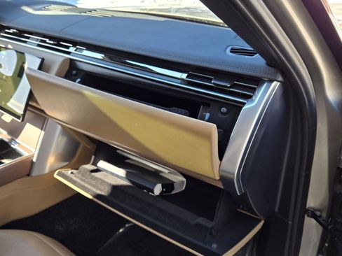 Used 2024 Land Rover Range Rover SE image 23