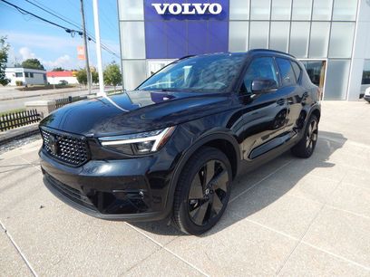 New 2026 Volvo XC40 B5 Ultra w/ Climate Package