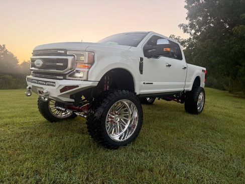 Used 2020 Ford F250 Platinum AWD/4WD image 2