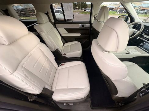 Used 2024 Hyundai Santa Fe Calligraphy AWD/4WD image 31