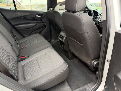 Used 2018 Chevrolet Equinox LT FWD image 24