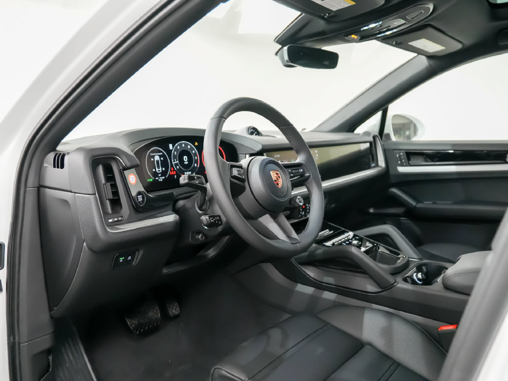 Certified 2026 Porsche Cayenne Coupe AWD/4WD image 4