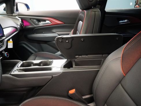 New 2026 Chevrolet Equinox EV RS image 8