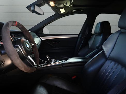 Used 2015 BMW M5 image 20