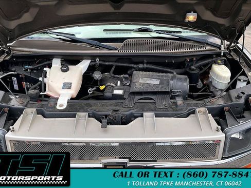 Used 2016 Chevrolet Express 2500 RWD image 10