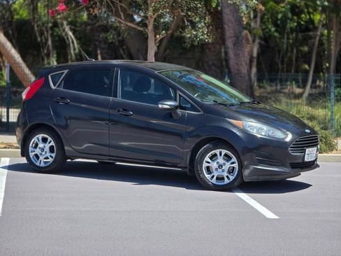 Used 2014 Ford Fiesta SE w/ Exterior Protection Package FWD image 4