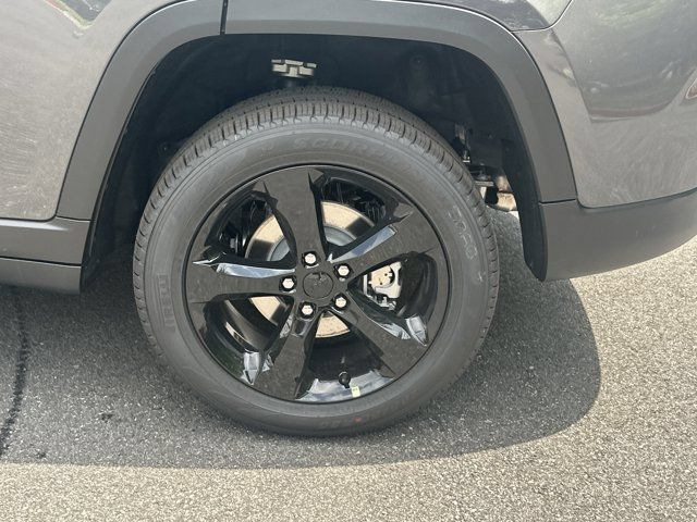 New 2026 Jeep Grand Cherokee Limited w/ Limited Altitude Package AWD/4WD image 18