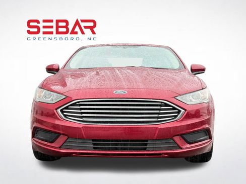 Used 2018 Ford Fusion SE image 3
