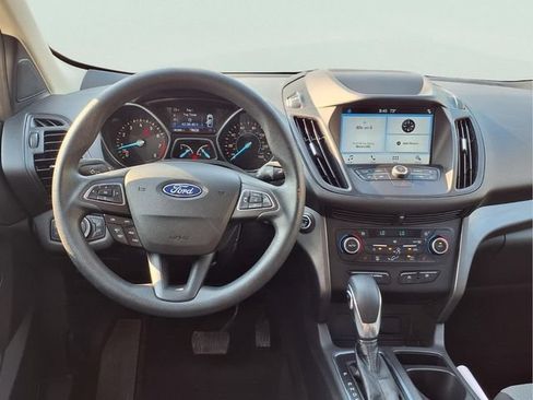 Used 2019 Ford Escape SE FWD image 4