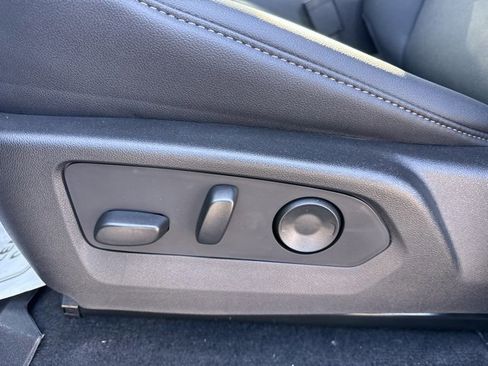 New 2026 GMC Canyon Elevation w/ Convenience Package image 11