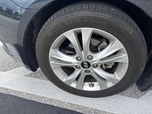 Used 2013 Hyundai Sonata Limited w/ Premium Pkg FWD image 17