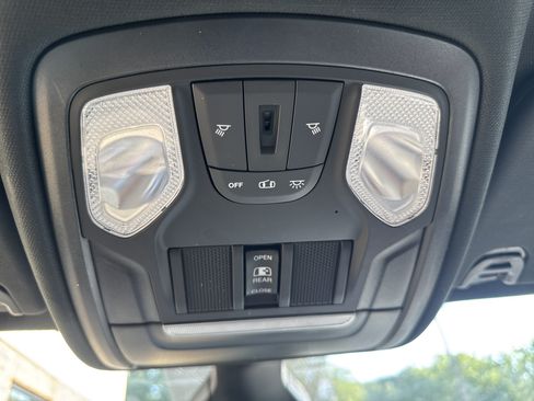 Used 2022 RAM 1500 Big Horn AWD/4WD image 26