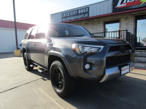 Used 2019 Toyota 4Runner TRD Off-Road Premium AWD/4WD image 6