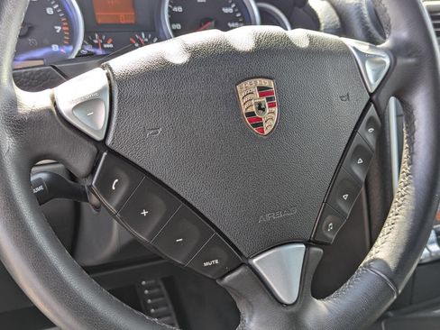 Used 2010 Porsche Cayenne GTS image 23