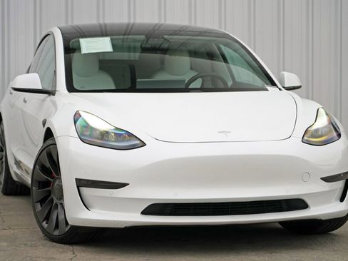 Used 2021 Tesla Model 3 Performance image 4