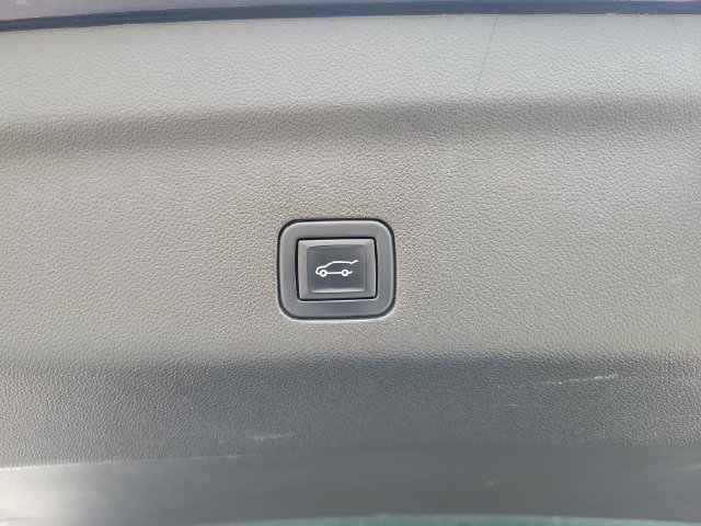 Used 2023 GMC Yukon SLT AWD/4WD image 10