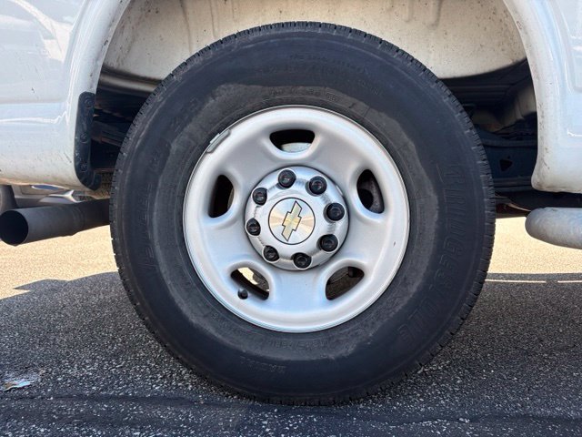 Used 2025 Chevrolet Express 2500 w/ Driver Convenience Package RWD image 19