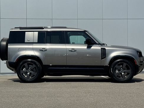 Certified 2023 Land Rover Defender 110 X-Dynamic SE AWD/4WD image 6