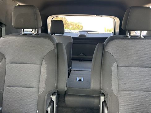 Used 2022 Chevrolet Traverse LT FWD image 13