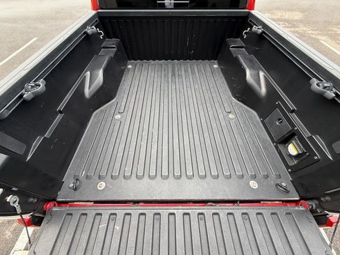 Used 2021 Toyota Tacoma TRD Sport w/ Technology Package AWD/4WD image 19