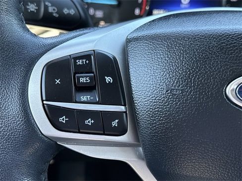 Used 2022 Ford Explorer XLT w/ Equipment Group 202A image 16