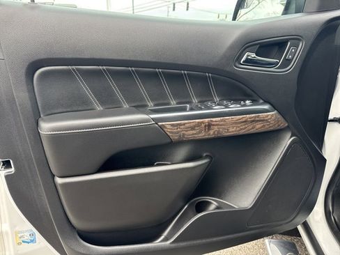 Used 2021 GMC Canyon Denali image 16