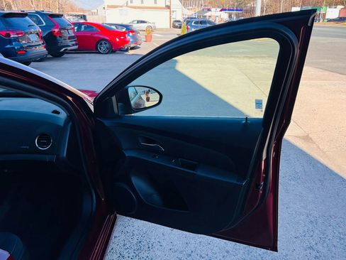 Used 2016 Chevrolet Cruze LT image 15