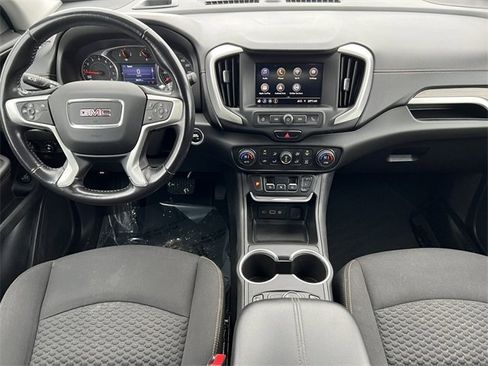 Used 2021 GMC Terrain SLE w/ Driver Convenience Package image 3
