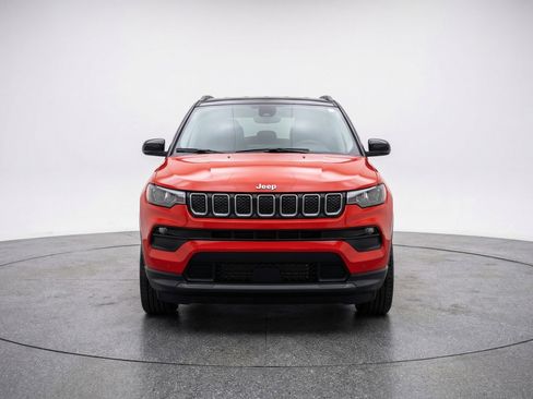 Used 2025 Jeep Compass Limited image 2