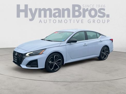 Used 2024 Nissan Altima 2.5 SR FWD image 8