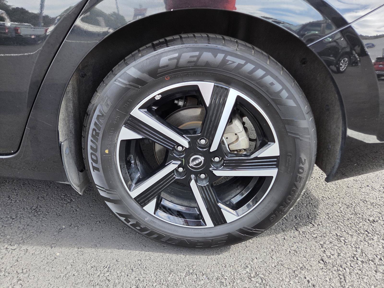 Used 2024 Nissan Sentra SV FWD image 9