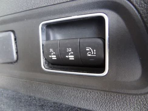 Used 2022 Mercedes-Benz GLS 450 4MATIC image 11