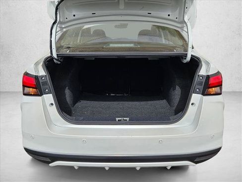 Used 2024 Nissan Versa SV FWD image 6